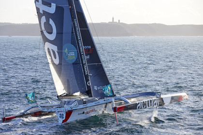 22_38962   © Thierry Martinez.DINARD, FRANCE. 9 Novembre  2022Départ de la 12éme ROUTE DU RHUM, transatlantique course à la voile en solitaire de St Malo(FRA)  à Pointe à Pitre (FRA-Guadeloupe) 3.543 milles nautiques.