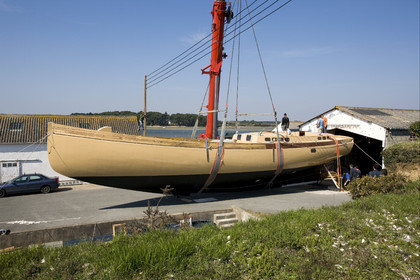 Launch of Thierry Dubois (FRA) new schooner LA LOUISE