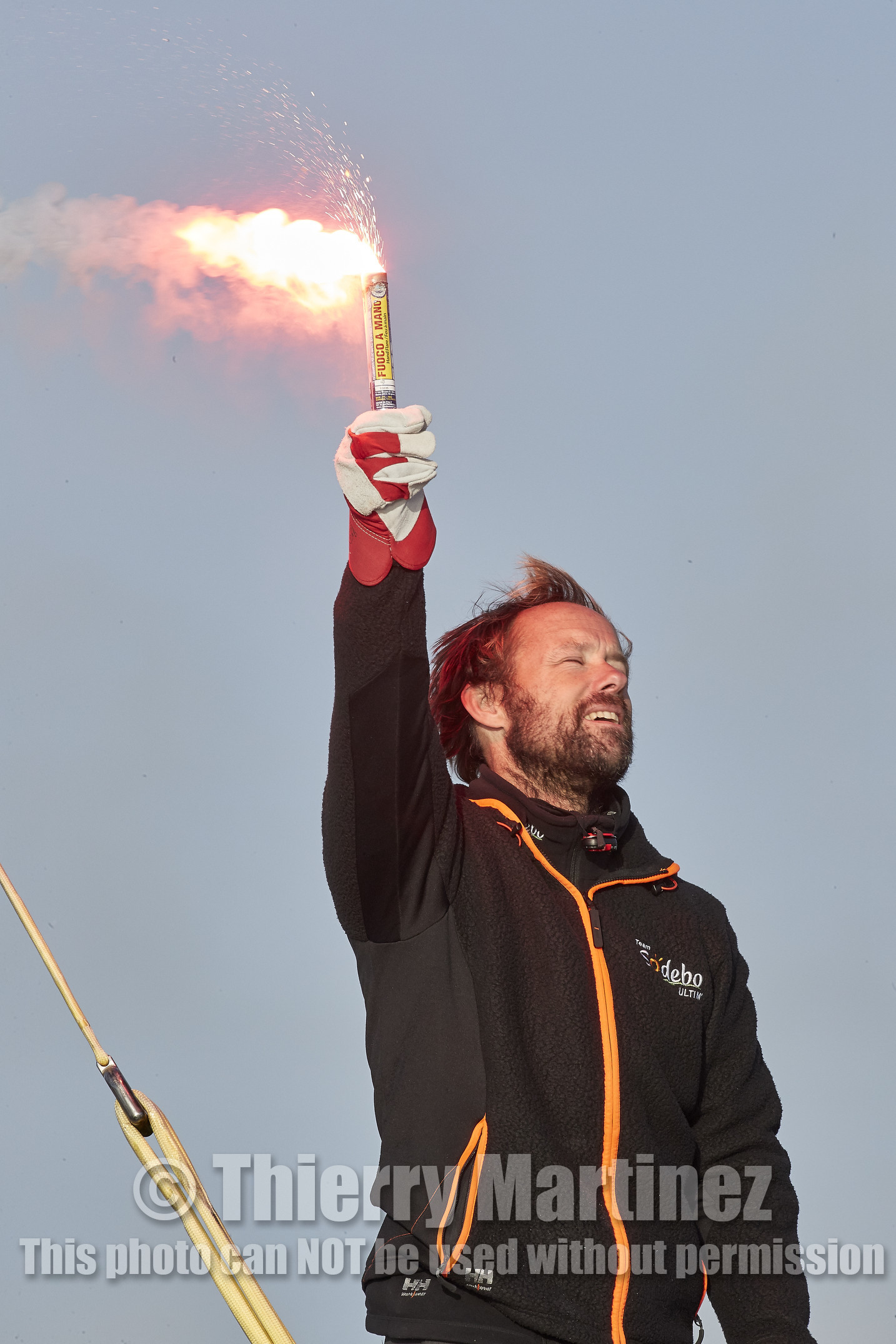 Single-handed sailing round the world record .