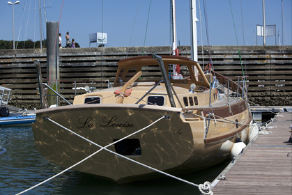 Launch of Thierry Dubois (FRA) new schooner LA LOUISE