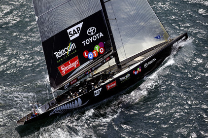 03_0193D ©Th.Martinez - Auckland (NZ) . America's Cup 2003. 18th February 2003. Day 3..Alinghi (SUI 64) vs Team NZ (NZL 82) ..