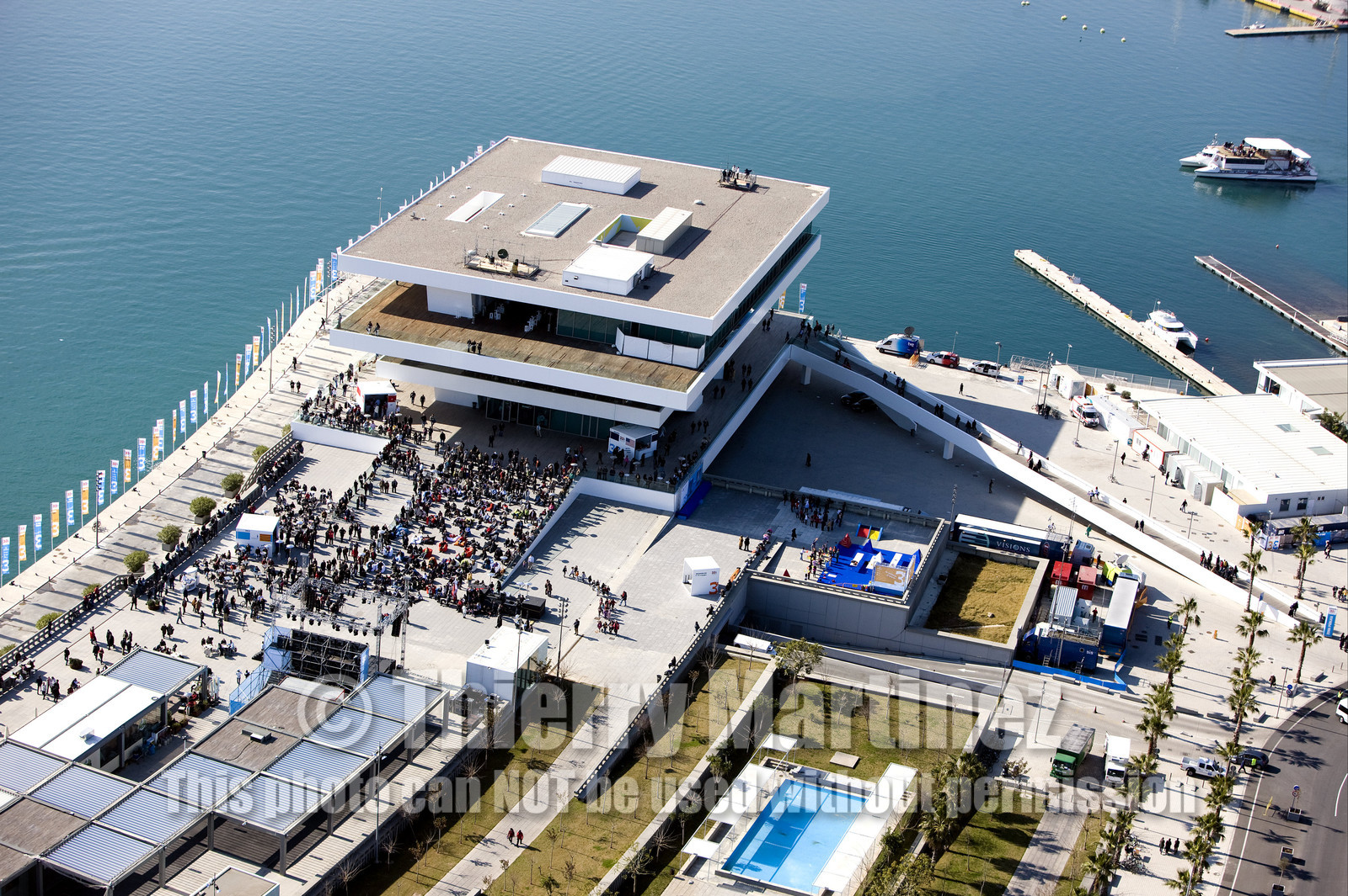 33rd  AMERICA'S CUP Valencia Spain, February 2010 - Defender:  ALINGHI (ALINGHI 5) vs Challenger : BMW Oracle Racing (USA 17)