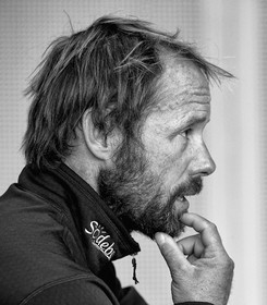 Single-handed sailing round the world record .