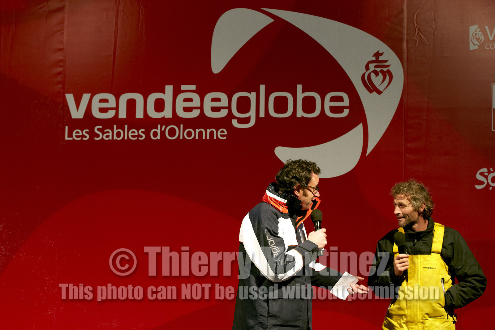 13_02260  2012 13 VENDEE GLOBE. Arrival in Les sables d'Olonne (