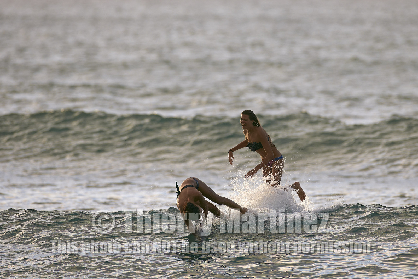 SURF AT SUNSET BEACH (North Shore - Oahu Island - Hawaii-USA)