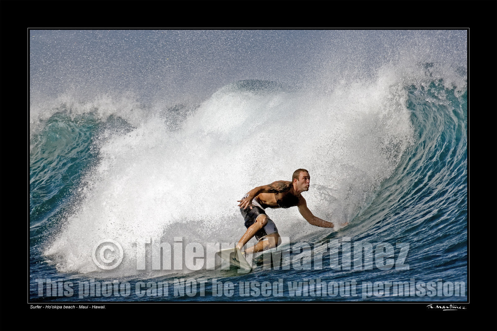 06_00755- Hookipa-fond noir-.jpg