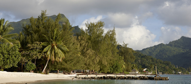 15_023659  ©ThMartinez Sea&Co.  HUAHINE - ILES SOUS LE VENT. POLYNESIE FRANCAISE . 31 January 2015. .Village de FARE.
