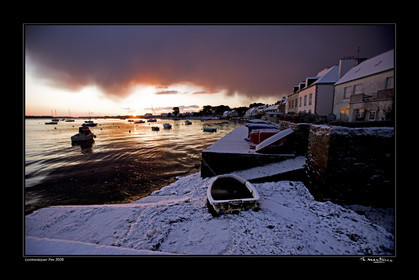 Photo disponible en tirage photo Fine Art,tirage original limités à 30 exemplaires.Chaque tirage est numéroté avec certificat d’authenticité signé.Pour choisir le format et support merci d'utiliser le caddie à coté de la photo.Formats disponibles : Tirage sur papier ( tirage seul) :  30x45 cm   40x60 cm  60x90 cm. Vous pouvez choisir le tirage avec un fond blanc ou noir , à votre convenance. Tirage sur papier contrecollé sur Dibond ( pas de bord blanc ou noir autour de l'image), avec système d'attache au dos:  30x45 cm   40x60 cm  50x75 cm  80x120cm.Tirage sur toile ( Canvas) monté sur chassis bois (pas de bord blanc ou noir autour de l'image), avec système d'attache au dos :  50x75 cm  80x120cm.Expédition ( Dans le monde entier): Colissimo (assurance) avec signature à réception. 48h pour la France métropolitaine.Il est possible de récupérer les tirages à La Galerie du Golfe (sans frais d'expèdition).Conditionnement tirages seuls: tube cylindrique renforcé + boite.