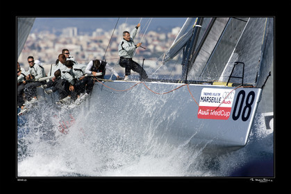 08_12003-medcup fond noir-.jpg