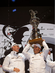 33rd  AMERICA'S CUP Valencia Spain, February 2010 - Defender:  ALINGHI (ALINGHI 5) vs Challenger : BMW Oracle Racing (USA 17)