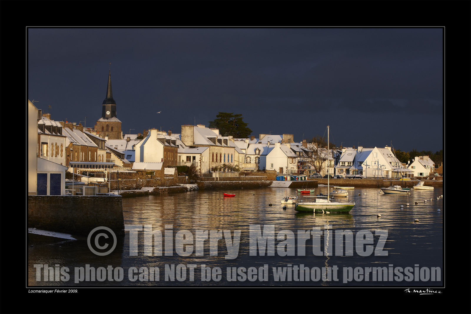 Photo disponible en tirage photo Fine Art,tirage original limités à 30 exemplaires.Chaque tirage est numéroté avec certificat d’authenticité signé.Pour choisir le format et support merci d'utiliser le caddie à coté de la photo.Formats disponibles : Tirage sur papier ( tirage seul) :  30x45 cm   40x60 cm  60x90 cm. Vous pouvez choisir le tirage avec un fond blanc ou noir , à votre convenance. Tirage sur papier contrecollé sur Dibond ( pas de bord blanc ou noir autour de l'image), avec système d'attache au dos:  30x45 cm   40x60 cm  50x75 cm  80x120cm.Tirage sur toile ( Canvas) monté sur chassis bois (pas de bord blanc ou noir autour de l'image), avec système d'attache au dos :  50x75 cm  80x120cm.Expédition ( Dans le monde entier): Colissimo (assurance) avec signature à réception. 48h pour la France métropolitaine.Il est possible de récupérer les tirages à La Galerie du Golfe (sans frais d'expèdition).Conditionnement tirages seuls: tube cylindrique renforcé + boite.