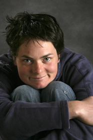 Ellen MacArthur Solo round the world record , finish(FRA)