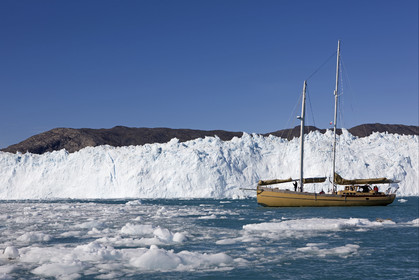 Schooner LA LOUISE sailing on west coast of Greenland.