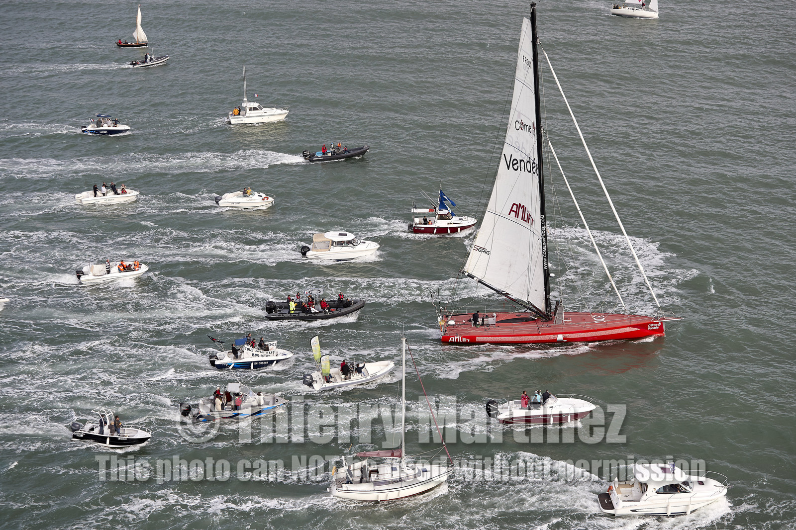 Départ de Jeff Pellet (FRA) sur son bateau COME IN VENDEE POUR UN TOUR DU MONDE;