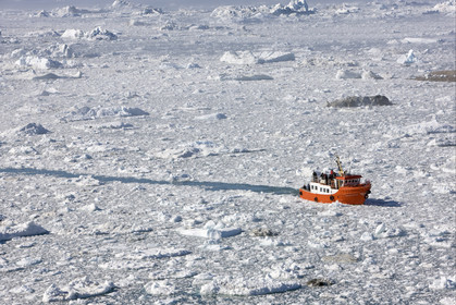 Schooner LA LOUISE sailing on west coast of Greenland.