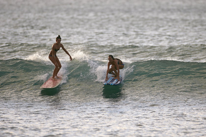 SURF AT SUNSET BEACH (North Shore - Oahu Island - Hawaii-USA)