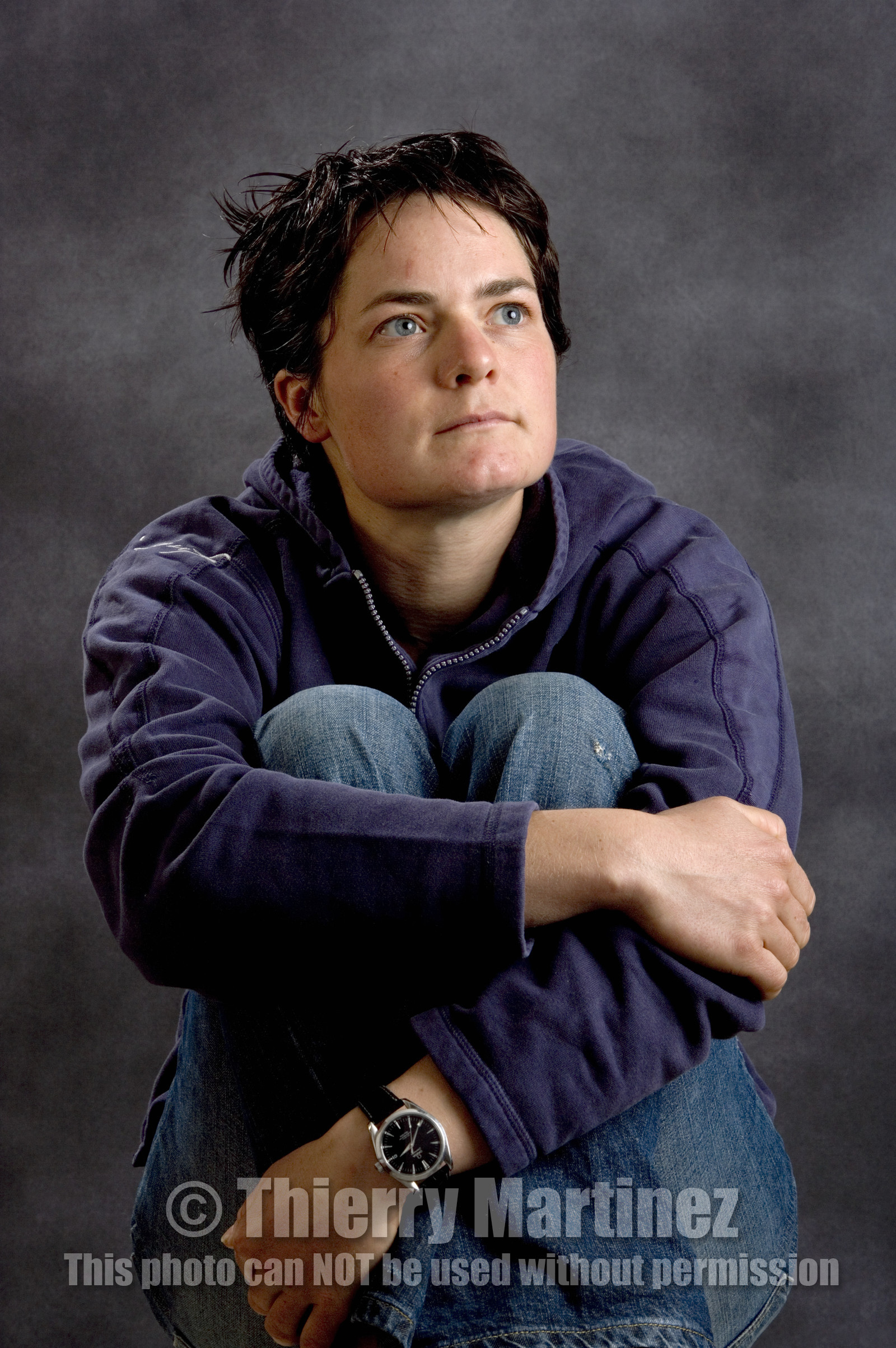 Ellen MacArthur Solo round the world record , finish(FRA)