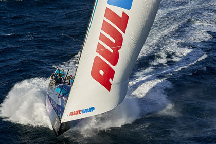 THM-17_105221_VOR-LISBON-LEG2start