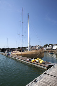 Launch of Thierry Dubois (FRA) new schooner LA LOUISE
