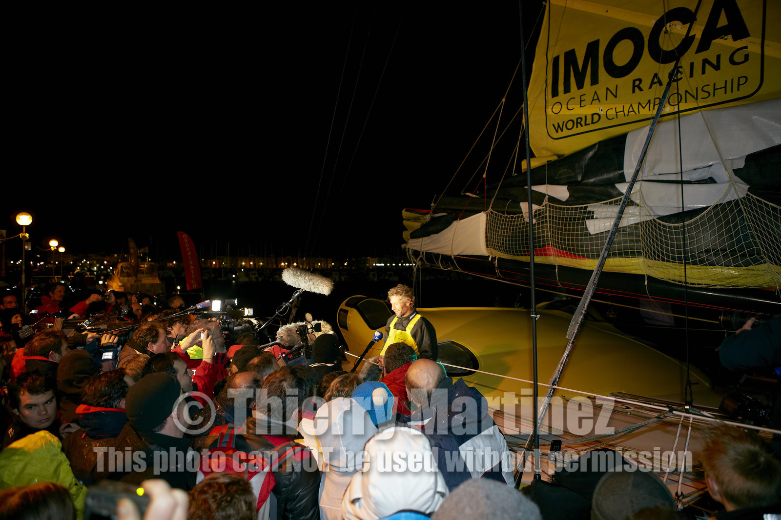 13_02224  2012 13 VENDEE GLOBE. Arrival in Les sables d'Olonne (