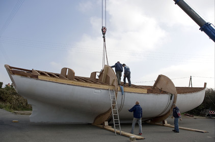 Thierry Dubois new boat under construction.15 Oct 2006