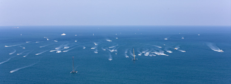 33rd  AMERICA'S CUP Valencia Spain, February 2010 - Defender:  ALINGHI (ALINGHI 5) vs Challenger : BMW Oracle Racing (USA 17)
