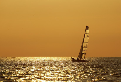 03_3192D © Th.Martinez,STOCKHOLMSWEDEN9 07 03-Archipelago Raid (2003) Leg2..Night sailing for OMEGA Ellen macArthur (UK) and Nick Moloney (AUS) photo done at 4.30 (morning)