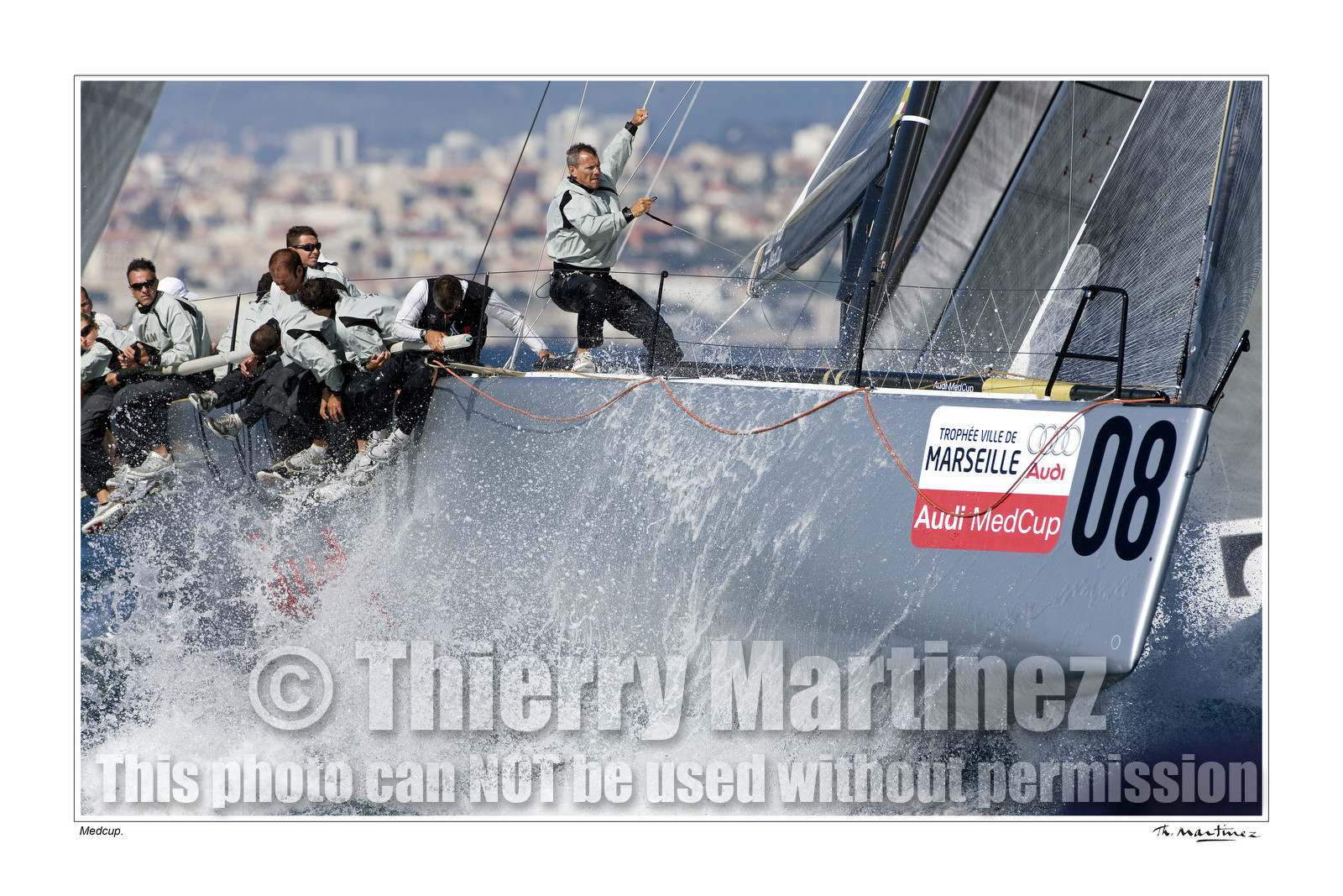 08_12003-medcup fond blanc-.jpg