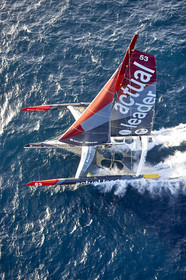 « ULTIM ACTUAL LEADER , Skipper Yves Le Blevec.