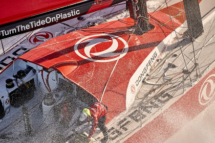 THM-17_107796_VOR-LISBON-LEG2start
