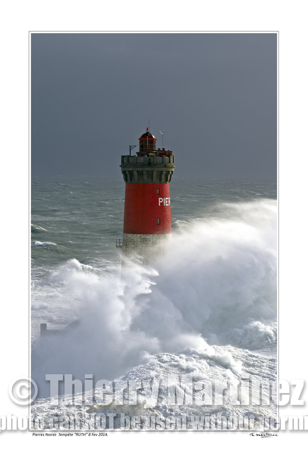 14_01054 pierres Noires-BLANC.jpg