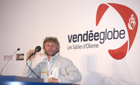 13_02366  2012 13 VENDEE GLOBE. Arrival in Les sables d'Olonne (